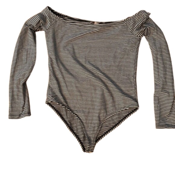 FOREVER 21 sz xl black and white striped off shoulder long sleeve bodysuit - Picture 1 of 8